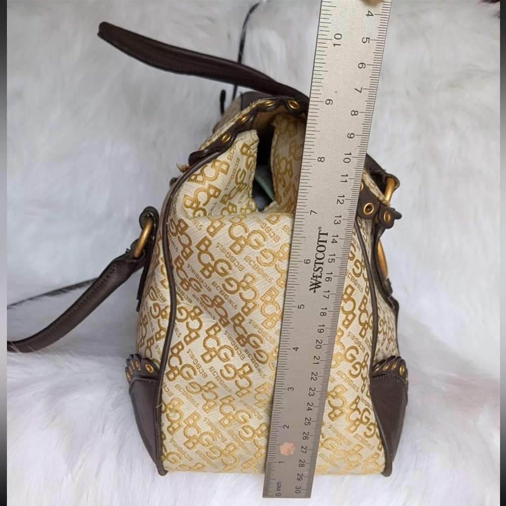 Beautiful Y2K Dior-esque BCBG bag😍🌺 - Picture 4 of 11